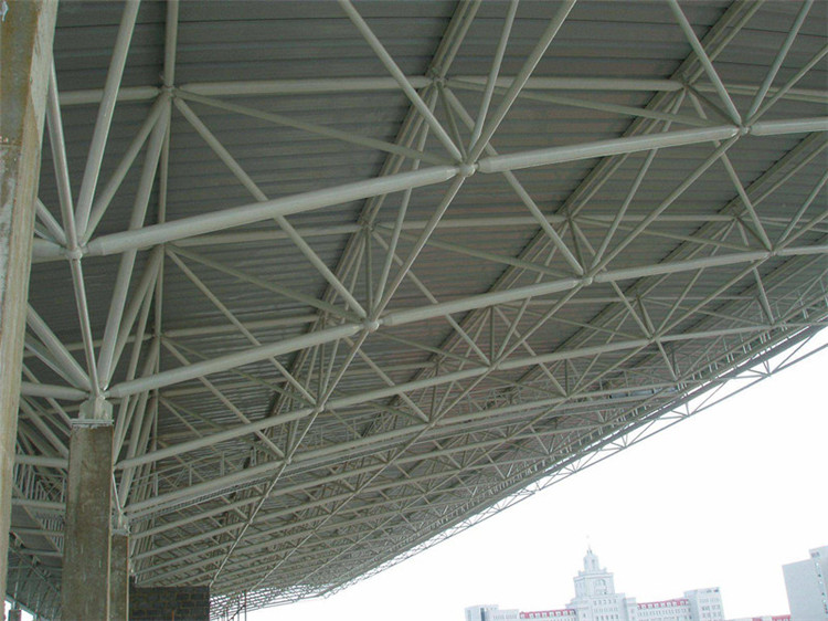 南岸学院体育场网架工程